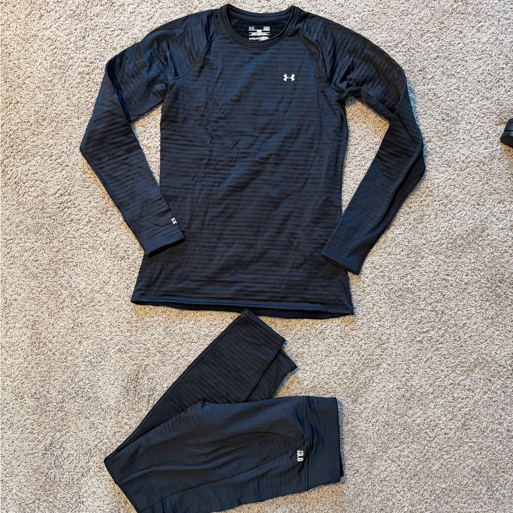 Under Armour 3.0 Cold Gear Long Sleeve Top and Leggings Set - Size Medium